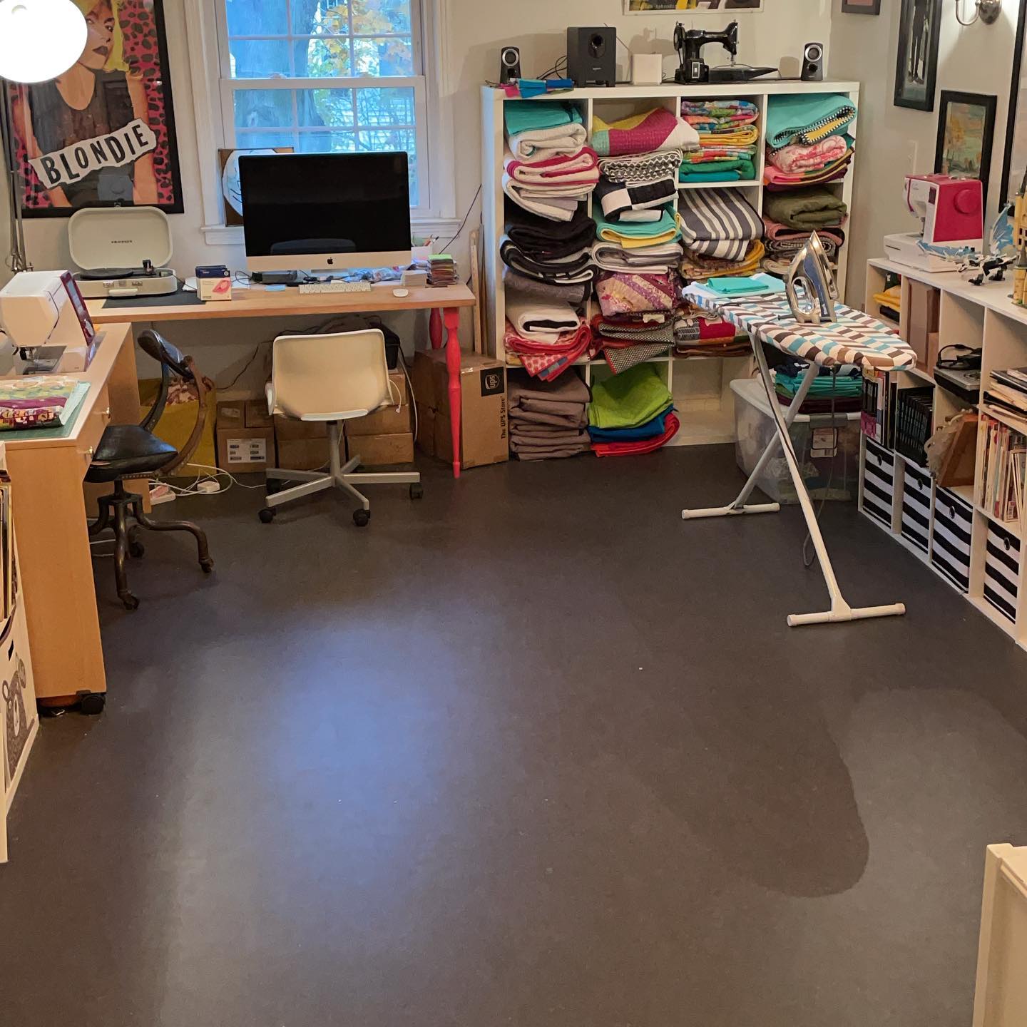 While I sometimes miss the longarm (thanks @handiquilter) my studio now feels enormous…